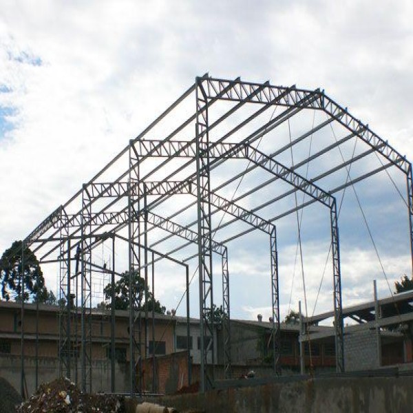 Estrutura metálica industrial telhado