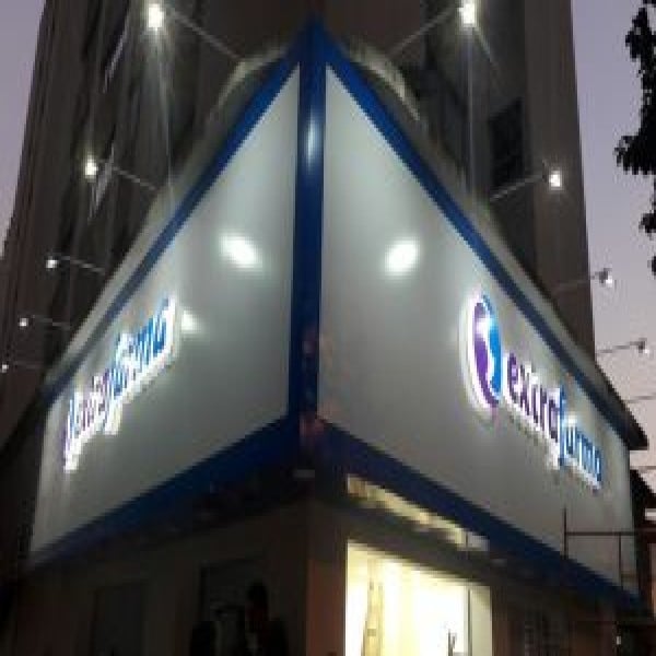 fachada de loja em acm