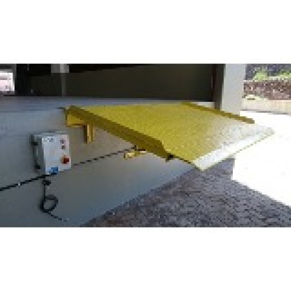 Plataforma niveladora para docas