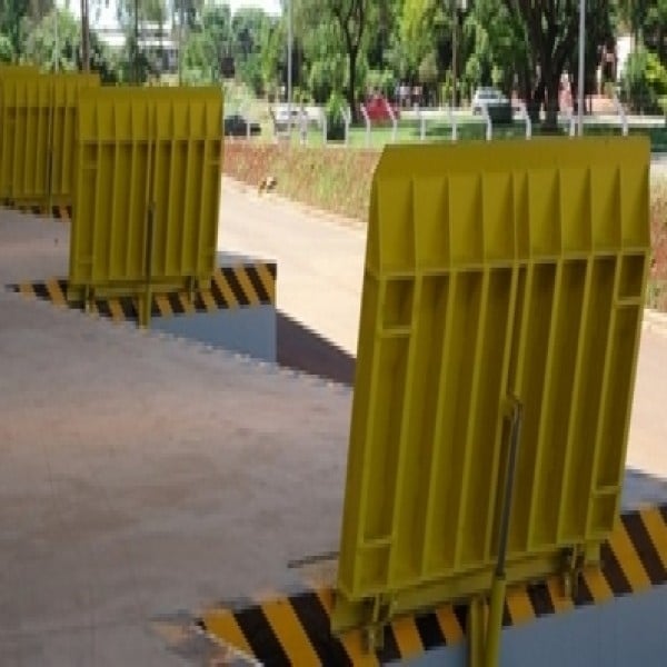 Plataforma niveladora para docas