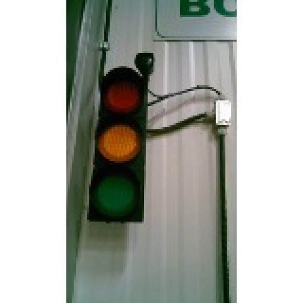 Semáforo sinalizador de LED para doca