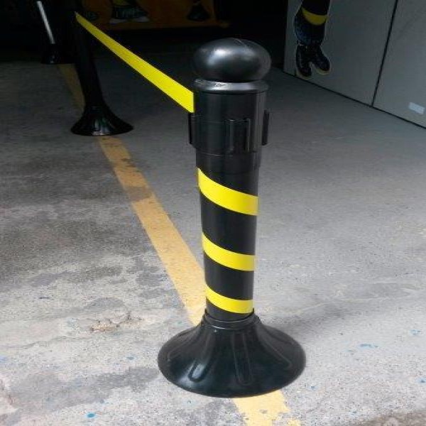 Pedestal com corrente plástica