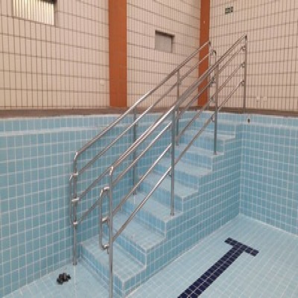 corrimão de inox para piscina