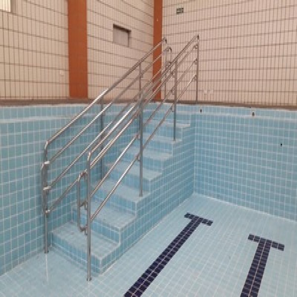corrimão de inox para piscina