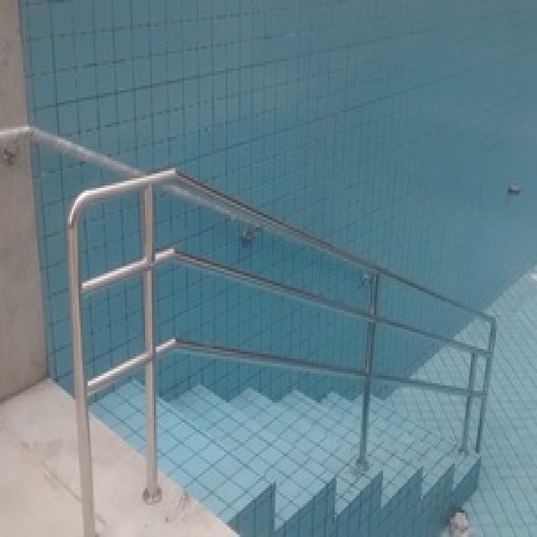 corrimão de inox para piscina