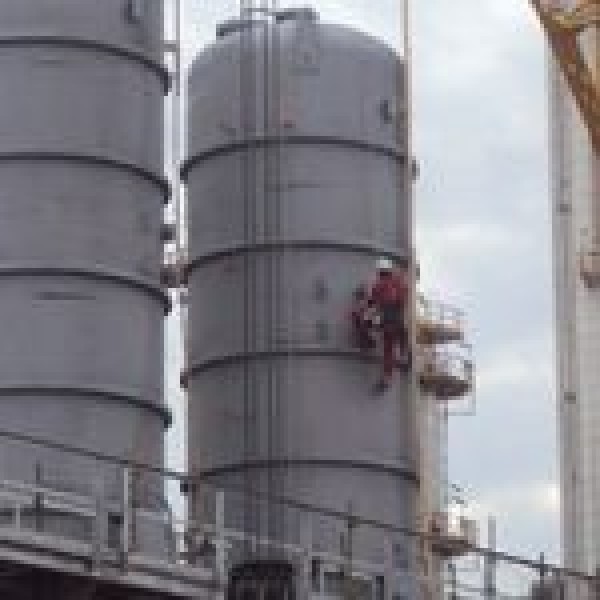 Acesso por corda industrial
