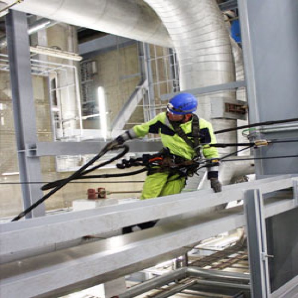 Acesso por corda industrial