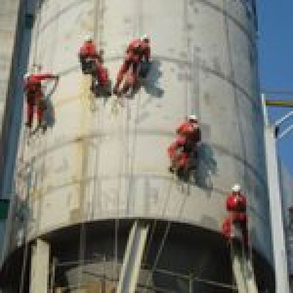 Acesso por corda industrial