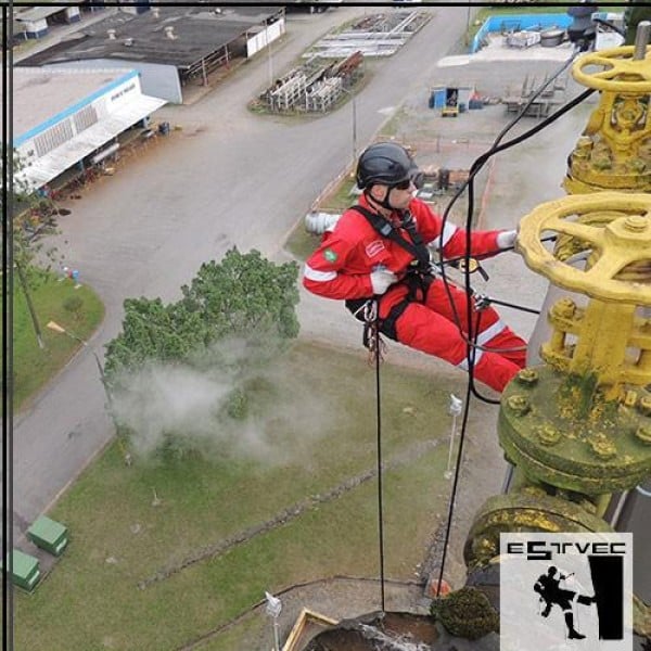 Serviço de alpinismo industrial