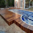 deck de madeira piscina