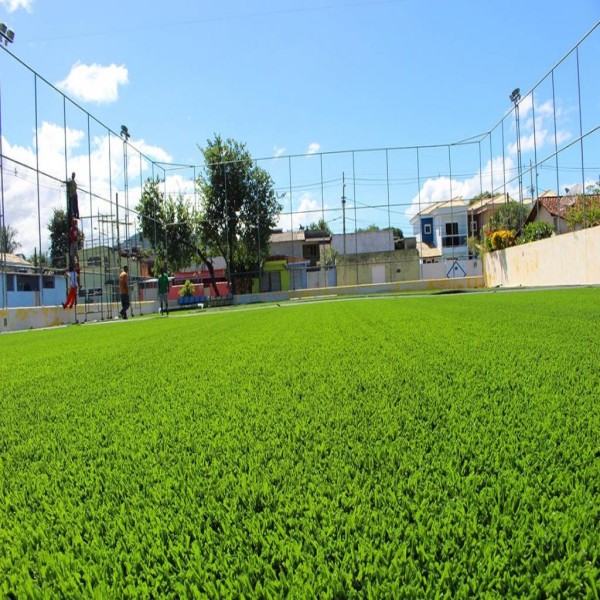 Construção de campo de futebol society
