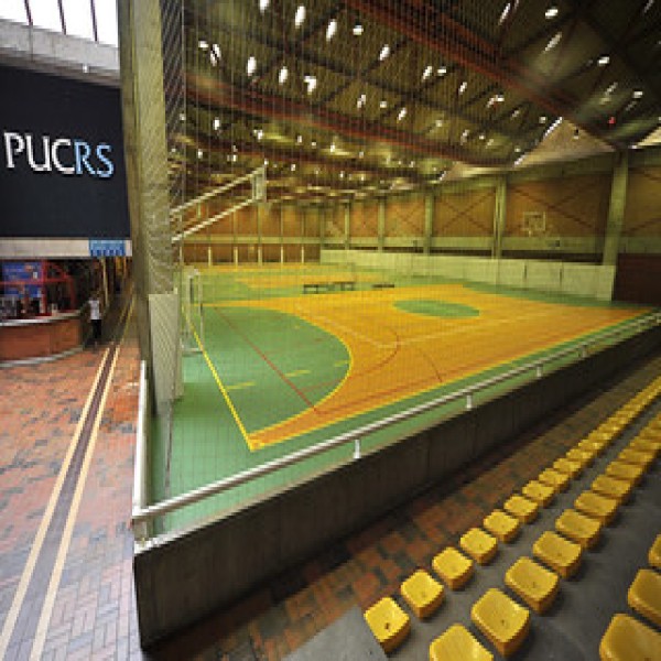 Quadra esportiva emborrachada
