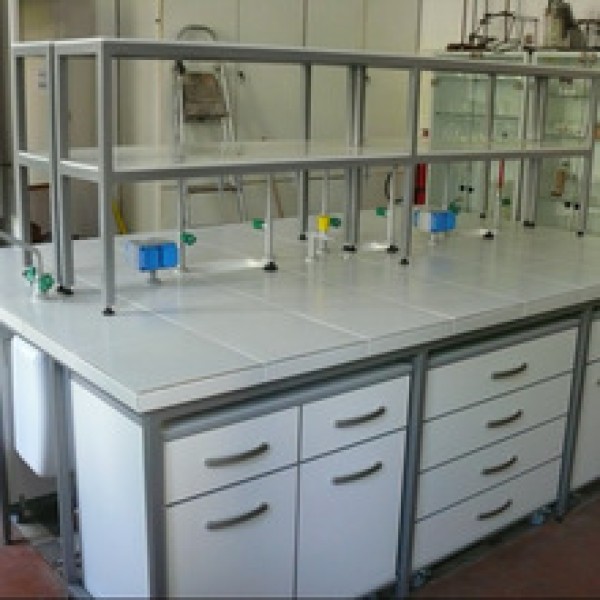 Bancada de inox para laboratório