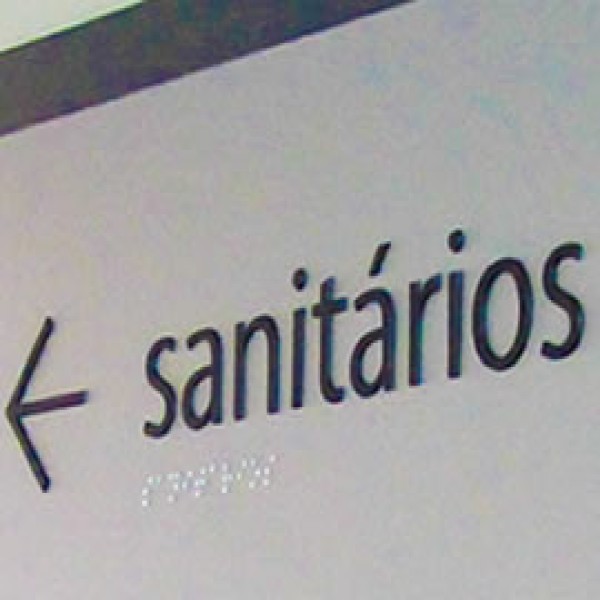 Sinalização em braille para corrimão