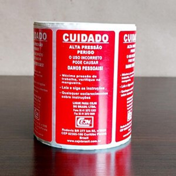 Etiqueta adesiva para indústria química