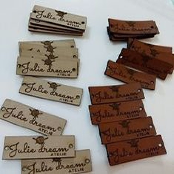 Etiqueta couro sintético personalizada