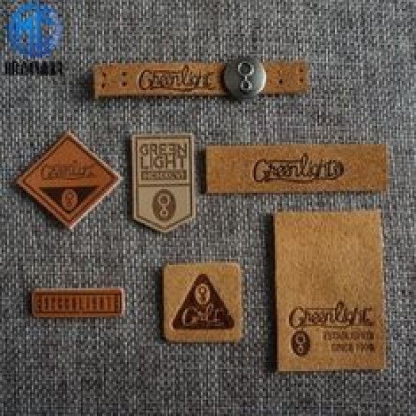 Etiqueta couro sintético personalizada