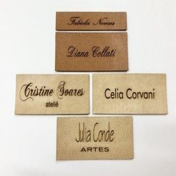 Etiqueta couro sintético personalizada