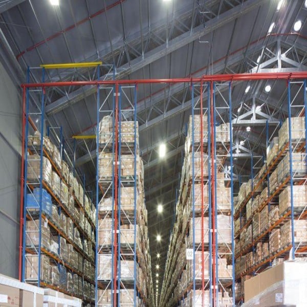 Empresa de galpões lonados para logística e armazenagem