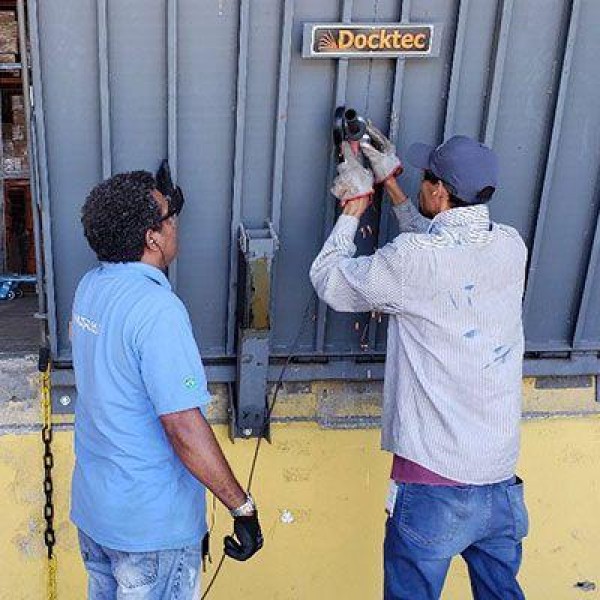 Assistência técnica em niveladora de docas