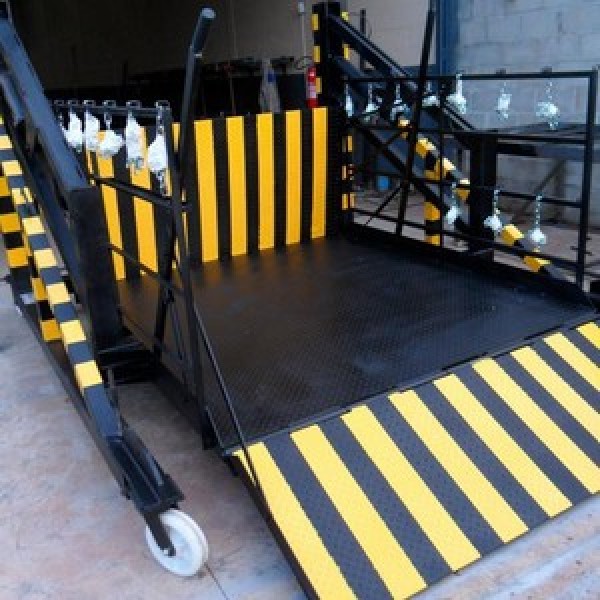 Fornecedor de doca elevatória móvel