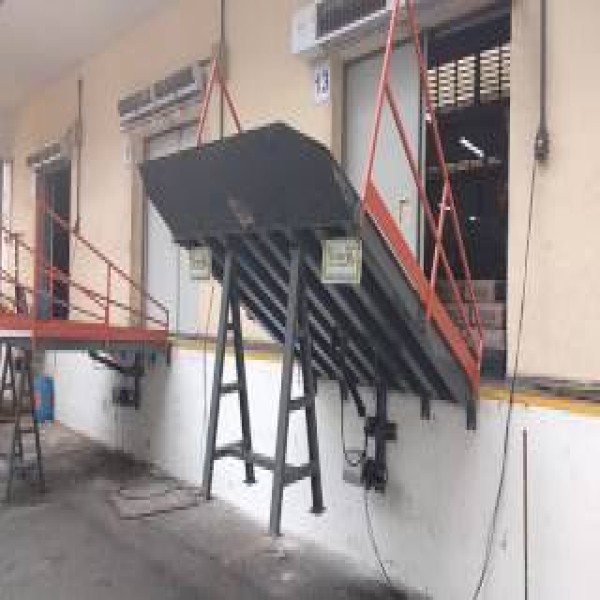 Plataforma niveladora de doca industrial