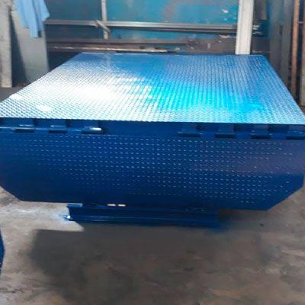Plataforma niveladora para docas