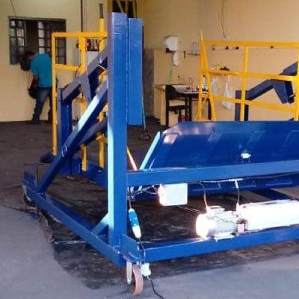 Plataforma niveladora para docas