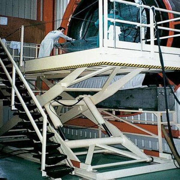 Plataformas elevatórias industriais