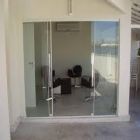 manutenção de porta de vidro de correr