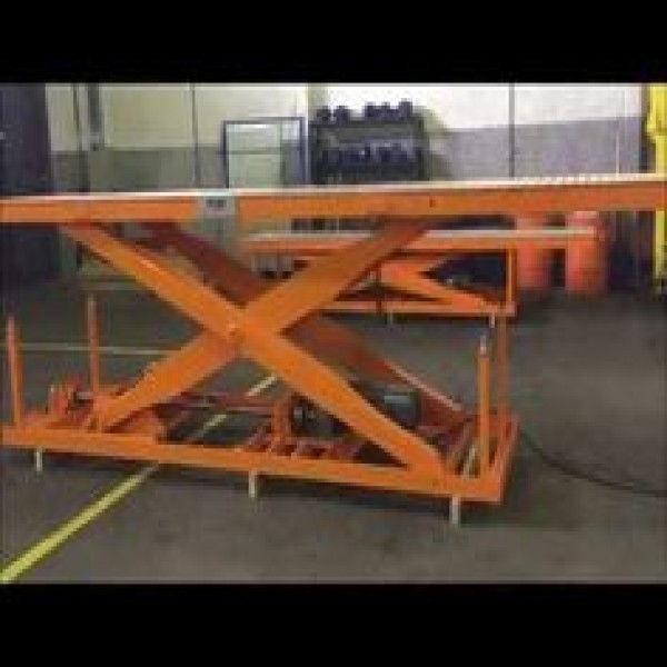 Plataforma elevatória industrial