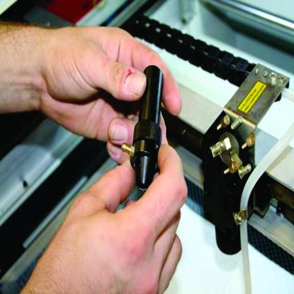 Manutenção de máquinas de corte a laser