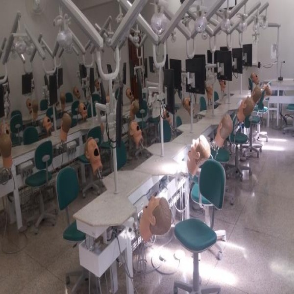 Bancada para laboratório para faculdade