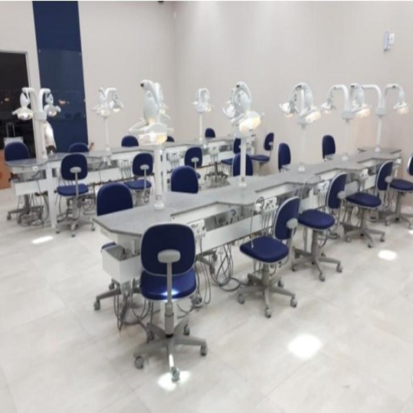Bancada para laboratório para faculdade