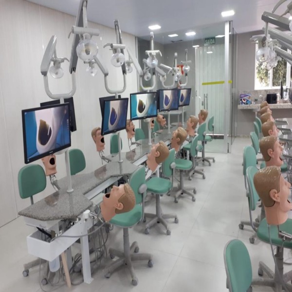 Bancada para laboratório para faculdade
