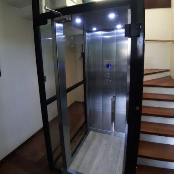 Elevador panorâmico para residência