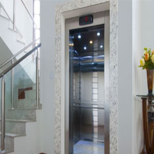 Elevador panorâmico para residência