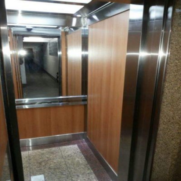 Modernização estética de elevador