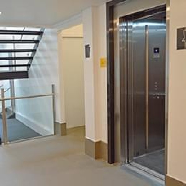 Manutenção preventiva e corretiva de elevadores