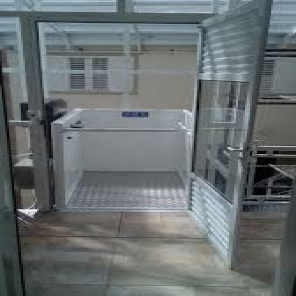 Plataforma elevatória acessibilidade