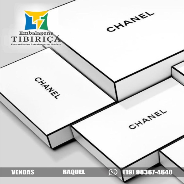 Caixa de papel branco