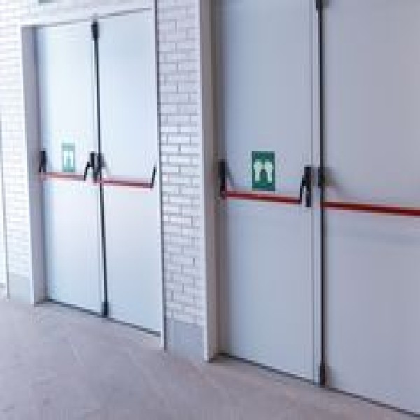 Porta corta fogo dupla