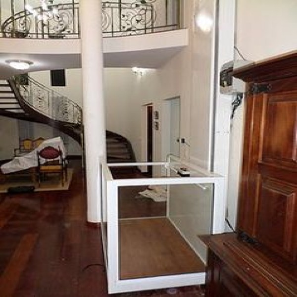 Elevador monta carga industrial valor