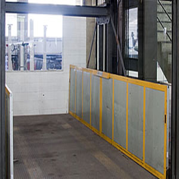 Elevador monta carga industrial valor