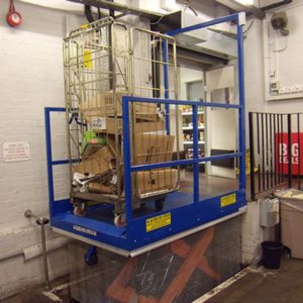 Elevador monta carga industrial valor