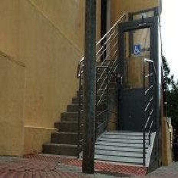 Elevador plataforma para cadeirantes