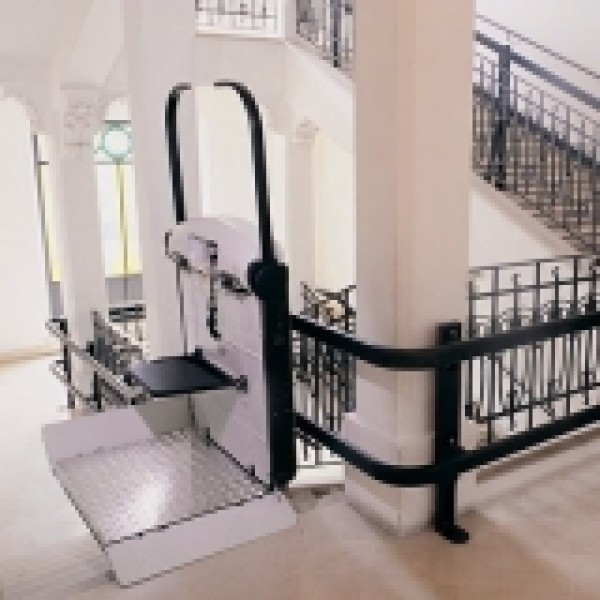 Elevador plataforma para cadeirantes