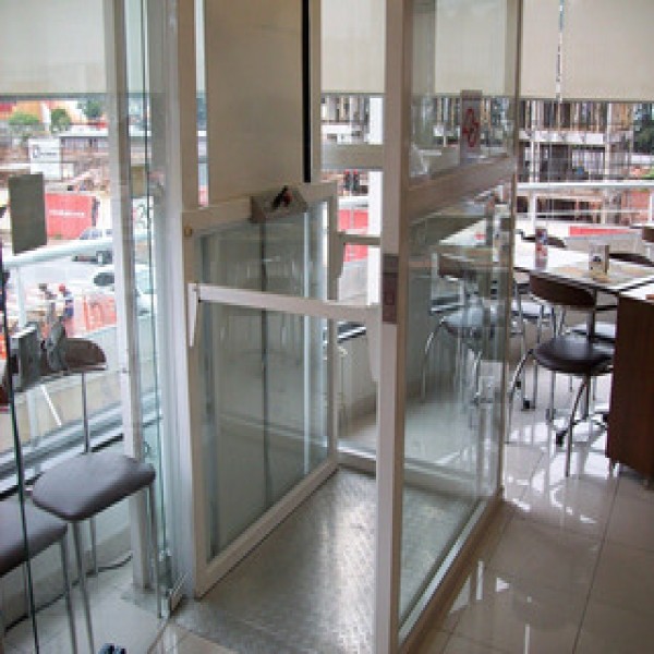 Elevador plataforma para cadeirantes