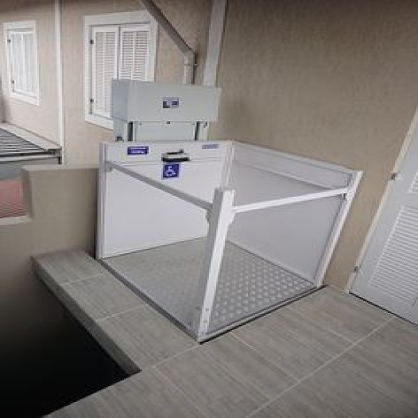 Plataforma elevatória pcd