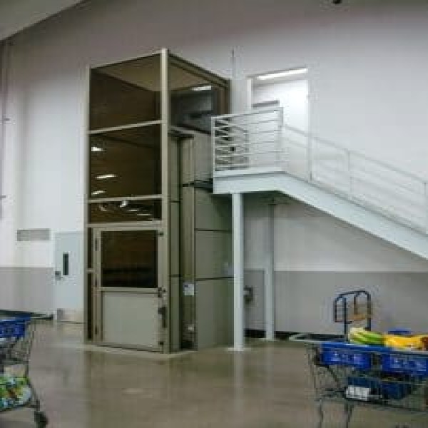 Plataforma elevatória pcd